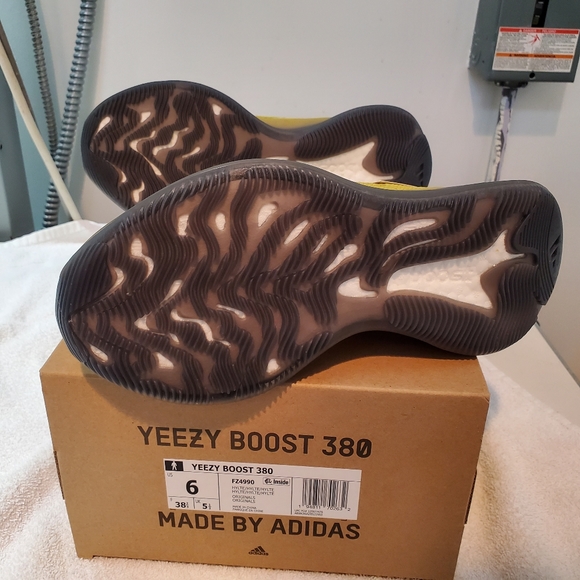 Brand new Adidas Yeezy Boost 380 Hylte - Picture 4 of 4